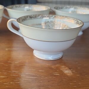 Noritake Ivory and Gold Trim China Teacup Set Of 4